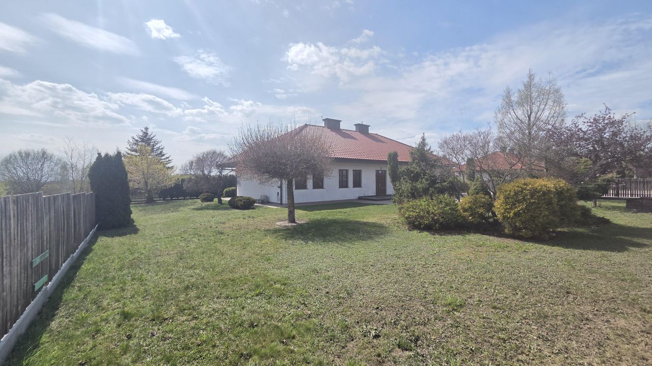 dom wolnostojący, 4 pokoje Krzywołęcz. Zdjęcie 3