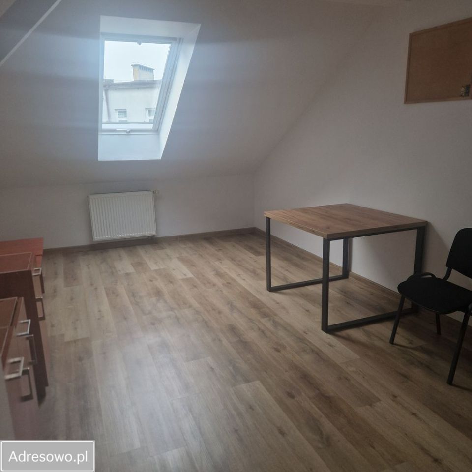 Biuro Kielce Centrum, pl. Stanisława Moniuszki. Zdjęcie 4