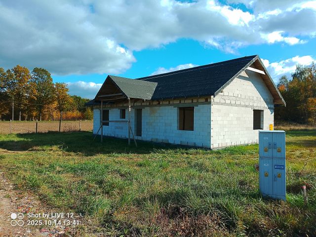 dom wolnostojący, 4 pokoje Cegłów, ul. Wiosenna. Zdjęcie 1