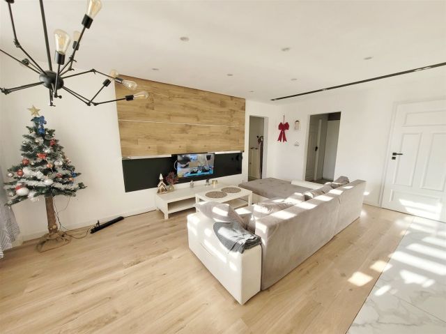 Mieszkanie 4-pokojowe Dąbrowa Górnicza Gołonóg, al. Józefa Piłsudskiego. Zdjęcie 1