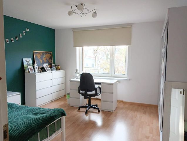 dom wolnostojący, 8 pokoi Opole Winów, pl. Róż. Zdjęcie 2