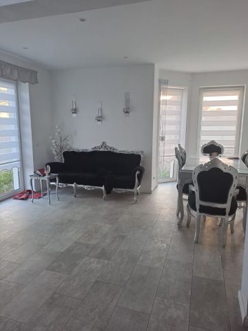dom wolnostojący, 5 pokoi Obrowiec, ul. 3 Maja. Zdjęcie 12