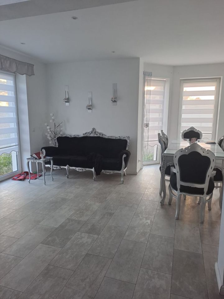 dom wolnostojący, 5 pokoi Obrowiec, ul. 3 Maja. Zdjęcie 12