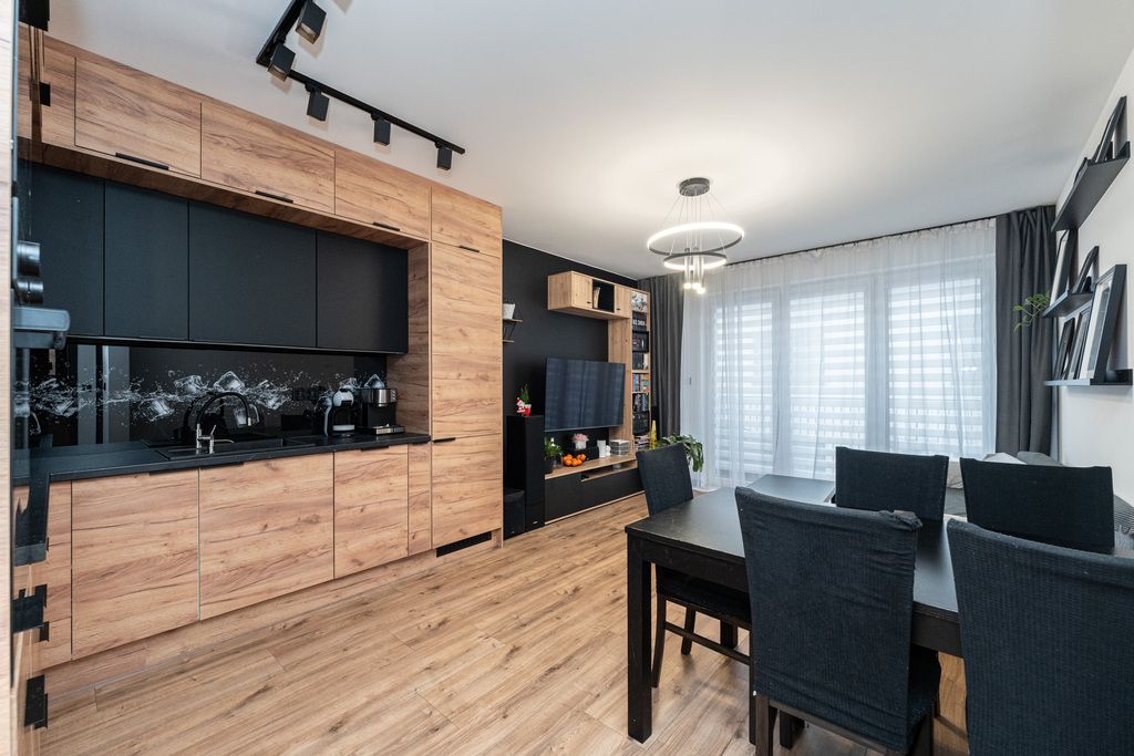 Mieszkanie 6-pokojowe Marki, ul. Akacjowa. Zdjęcie 2