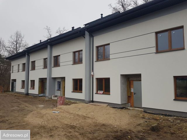 dom szeregowy, 5 pokoi Kobyłka Piotrówek, ul. Parkowa. Zdjęcie 1