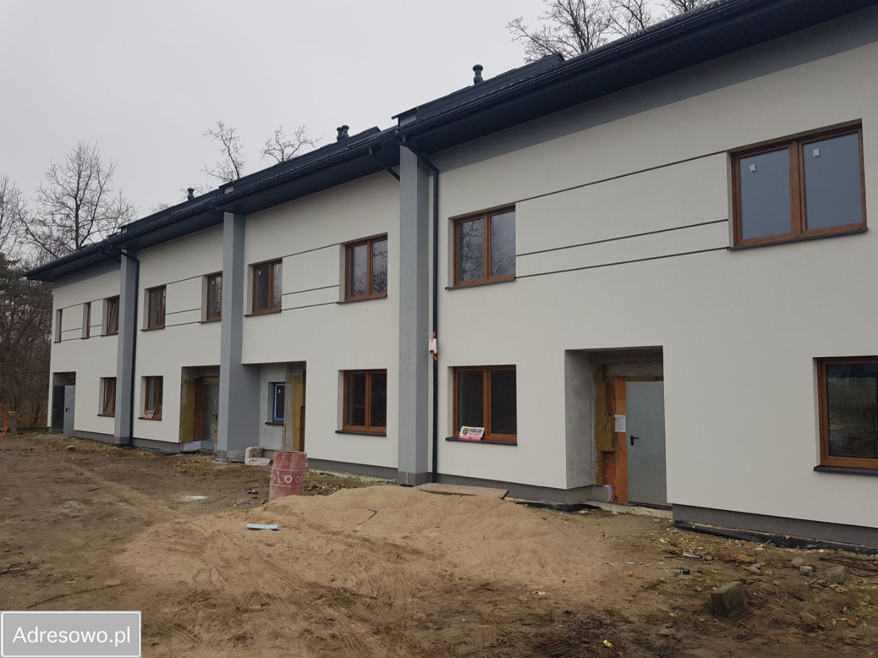 dom szeregowy, 5 pokoi Kobyłka Piotrówek, ul. Parkowa. Zdjęcie 1