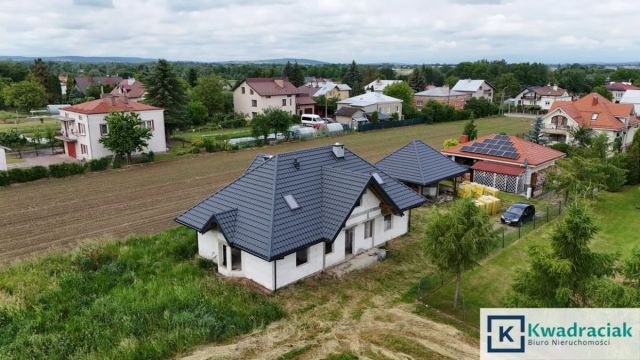 dom wolnostojący, 5 pokoi Krosno Suchodół, ul. Suchodolska. Zdjęcie 1
