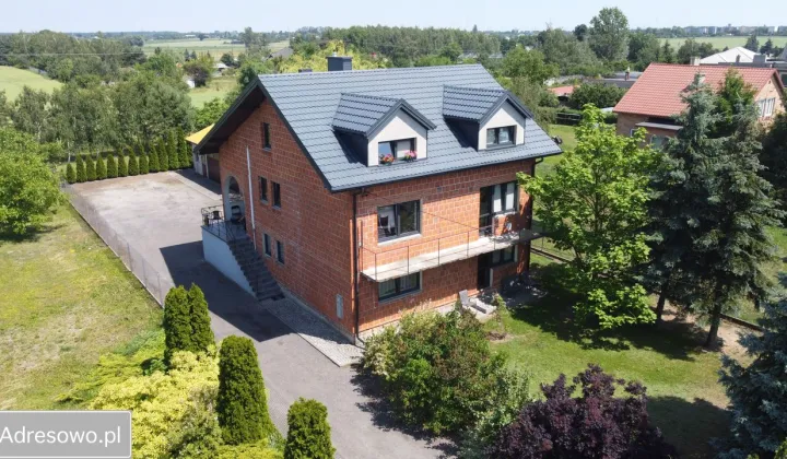 dom wolnostojący, 7 pokoi Kutno