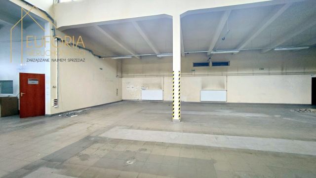 Hala/magazyn Piotrków Trybunalski, al. 3 Maja. Zdjęcie 4