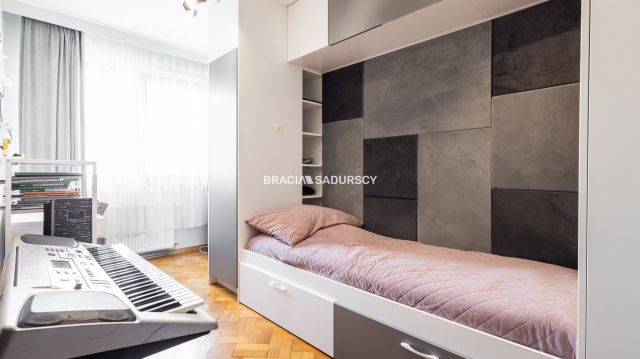 dom wolnostojący, 12 pokoi Myślenice, ul. gen. Józefa Wybickiego. Zdjęcie 16