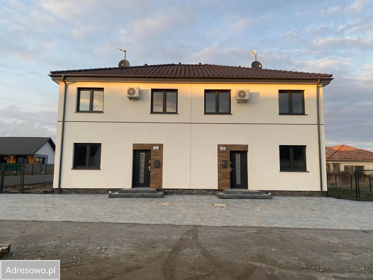 bliźniak, 6 pokoi Domasław, ul. Jaworowa