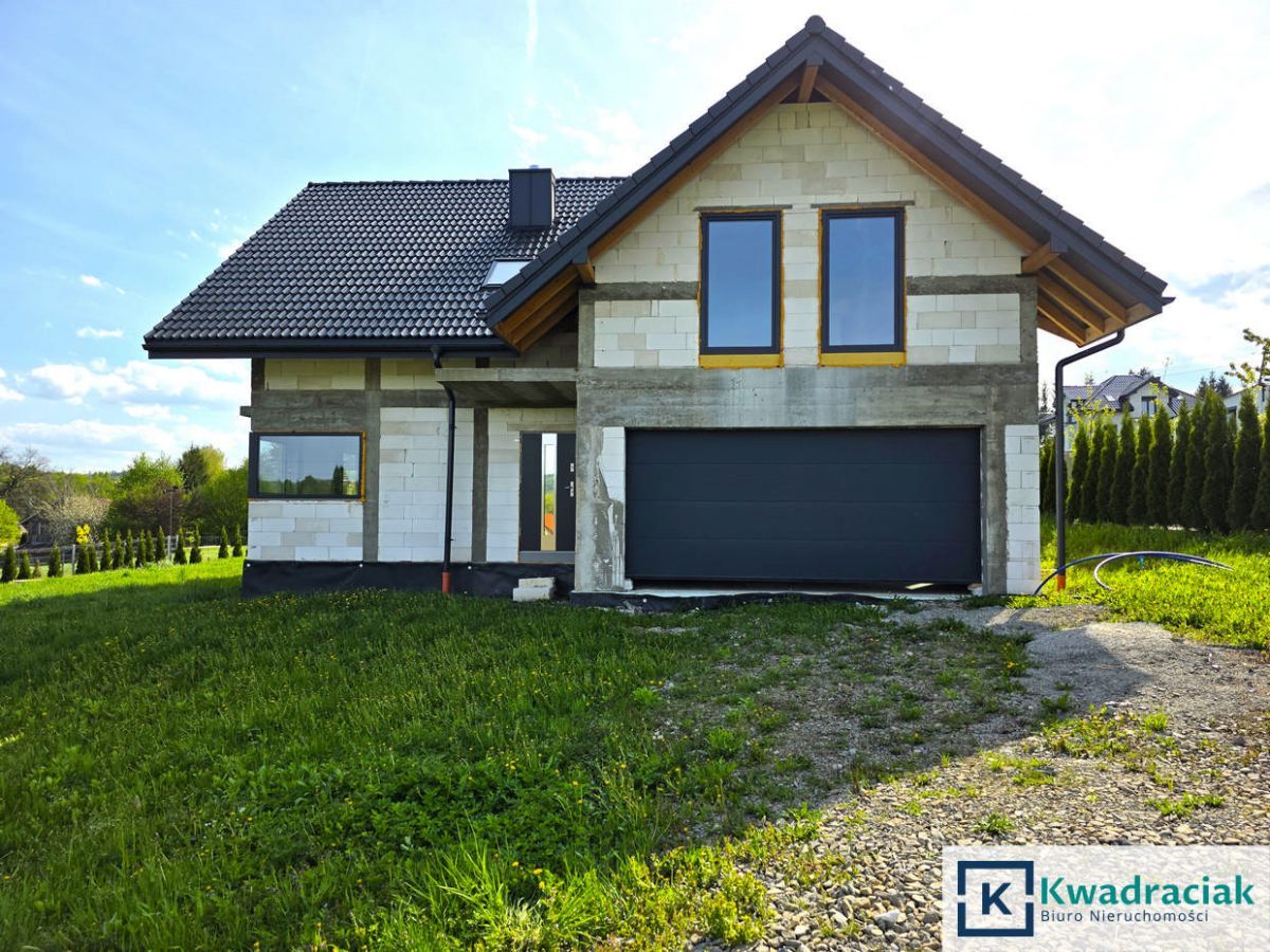 dom wolnostojący, 4 pokoje Sanok, ul. Łany
