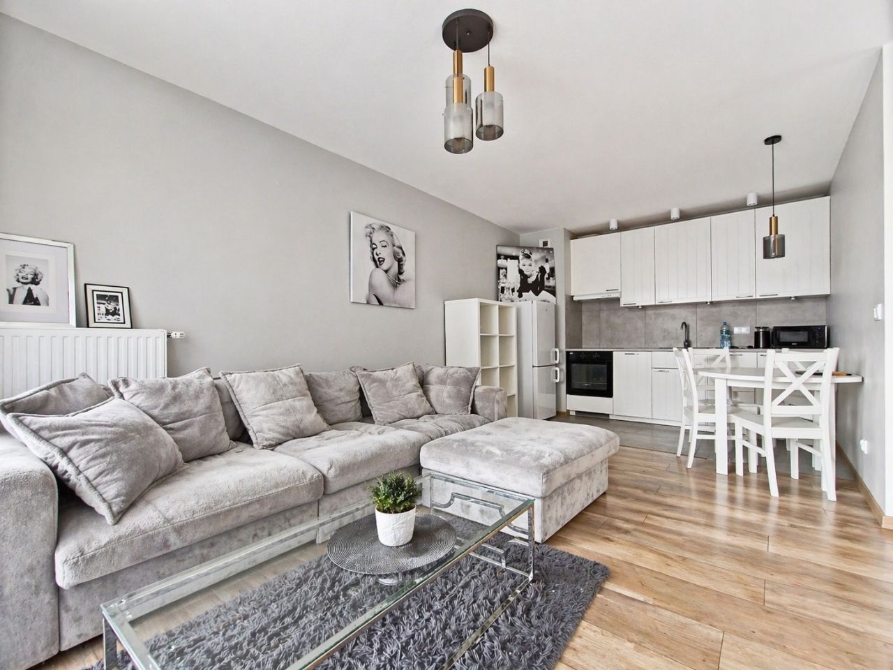 Mieszkanie 4-pokojowe Warszawa Wawer, ul. Wał Miedzeszyński. Zdjęcie 1