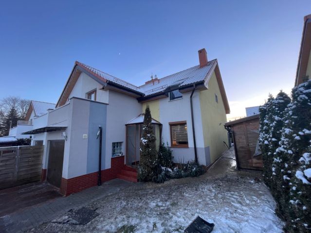 dom szeregowy, 3 pokoje Koszalin, ul. Laurowa. Zdjęcie 1