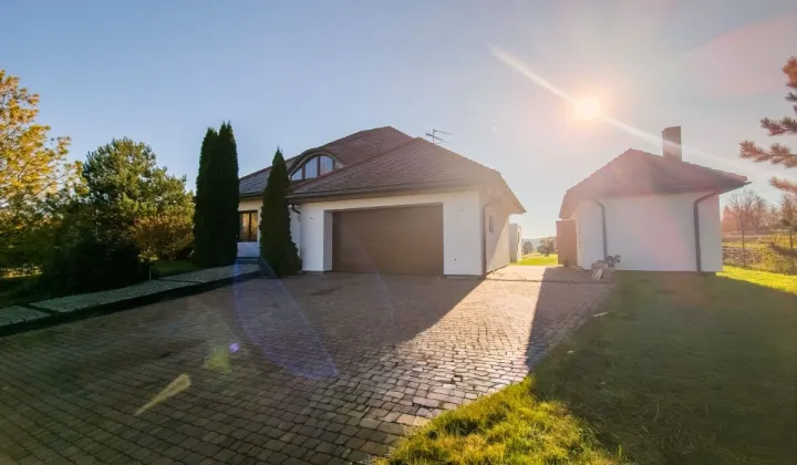 dom wolnostojący, 6 pokoi Zelgoszcz