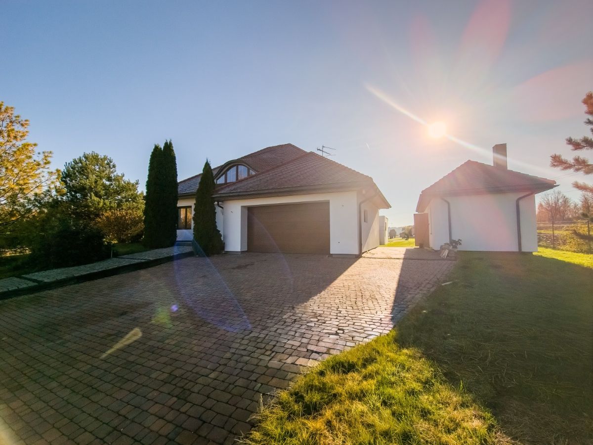 dom wolnostojący, 6 pokoi Zelgoszcz. Zdjęcie 1