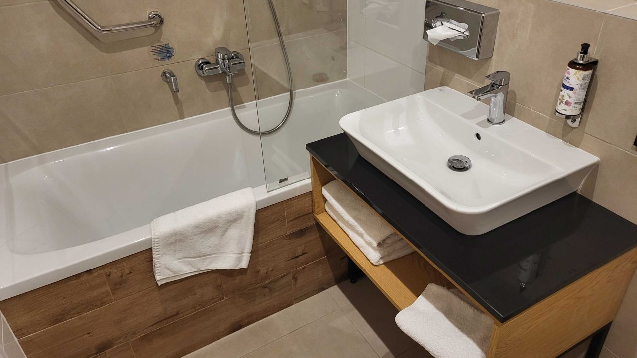 Lokal Uniejów. Zdjęcie 4