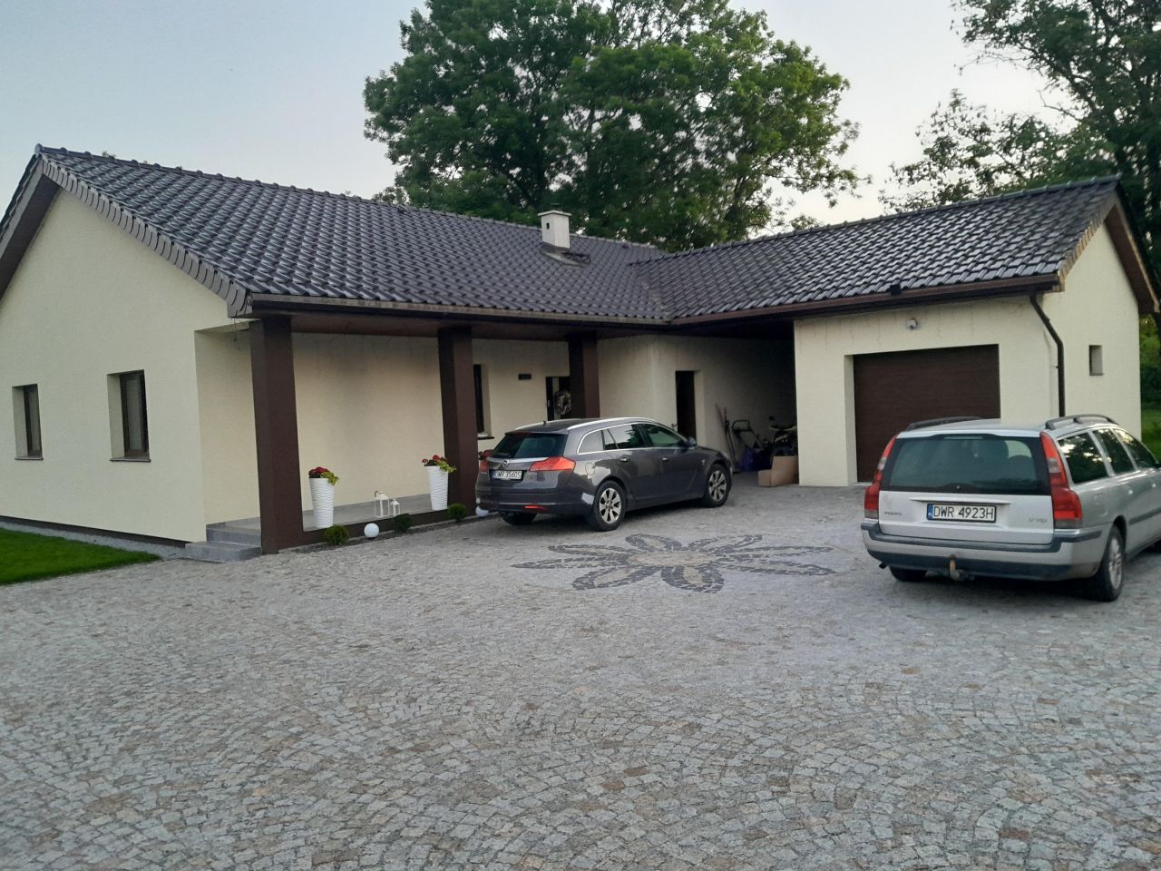 dom wolnostojący, 4 pokoje Domaniów, brak. Zdjęcie 1