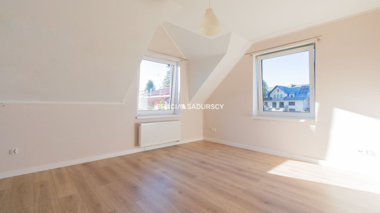 bliźniak, 6 pokoi Wola Luborzycka. Zdjęcie 18