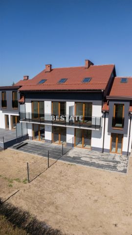 dom szeregowy, 6 pokoi Koszyce Wielkie. Zdjęcie 1