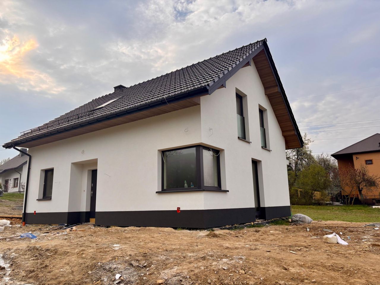 dom wolnostojący, 4 pokoje Alwernia, ul. Różana. Zdjęcie 2