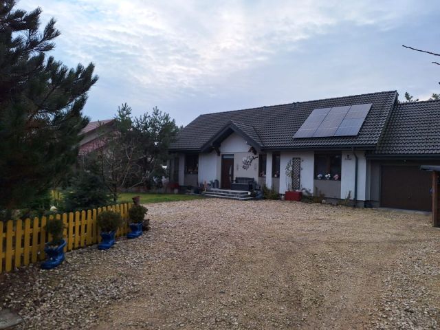 dom wolnostojący, 7 pokoi Stary Adamów, ul. Promyka. Zdjęcie 1