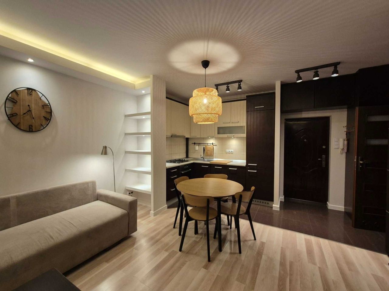 Mieszkanie 2-pokojowe Skierniewice Centrum. Zdjęcie 1