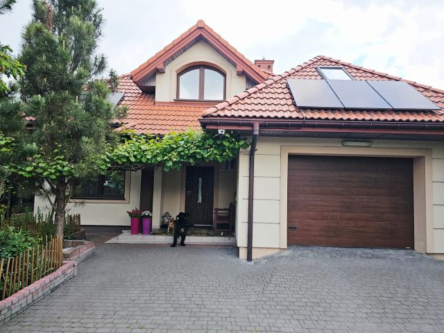 dom wolnostojący, 5 pokoi Borowa Góra, ul. Kameralna. Zdjęcie 1