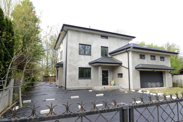 dom wolnostojący, 8 pokoi Piaseczno Zalesie Dolne, ul. Redutowa. Zdjęcie 1