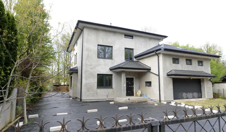 dom wolnostojący, 8 pokoi Piaseczno Zalesie Dolne, ul. Redutowa