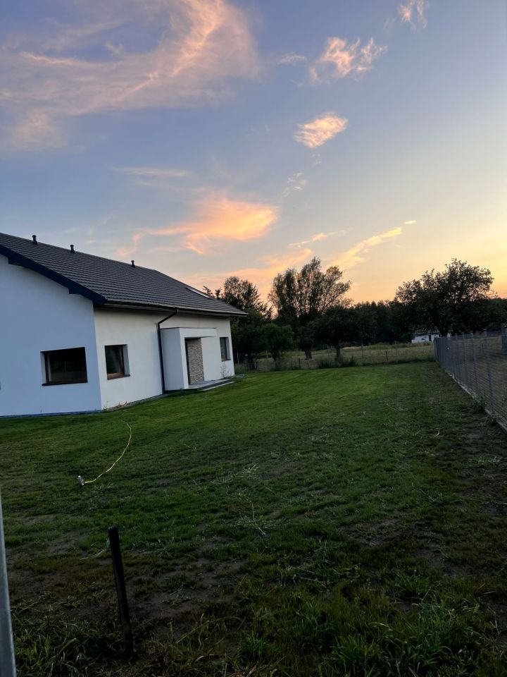 dom wolnostojący, 4 pokoje Sławiny. Zdjęcie 3