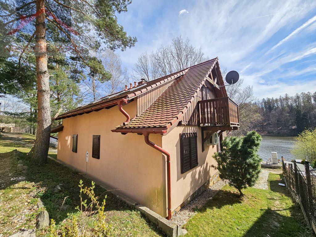 dom wolnostojący, 4 pokoje Karłowice. Zdjęcie 1