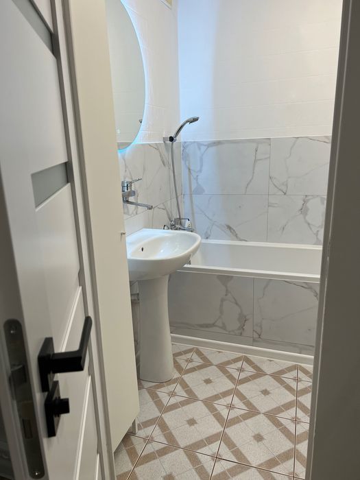 Mieszkanie 2-pokojowe Katowice Bogucice, skwer Jerzego Kukuczki. Zdjęcie 4