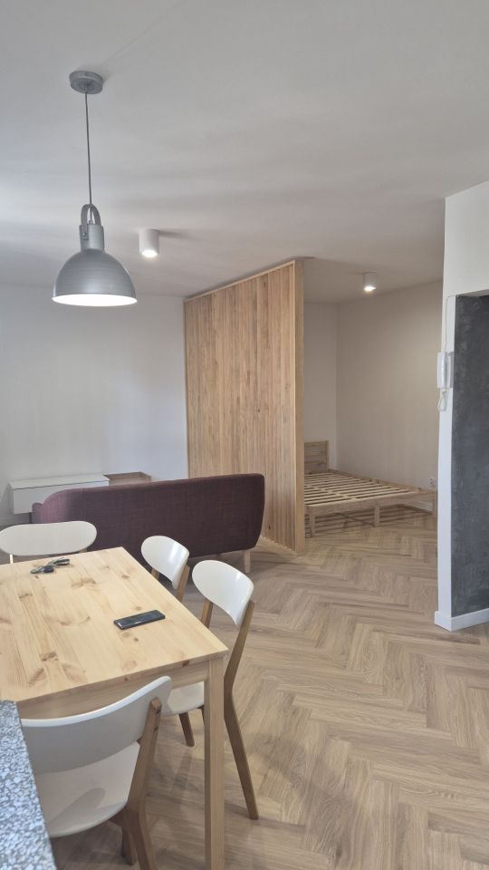 Mieszkanie 1-pokojowe Pustków-Osiedle. Zdjęcie 1