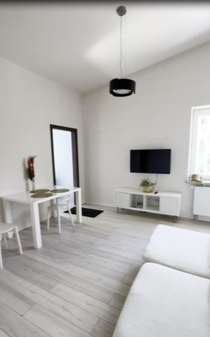 Warszawa Praga-Południe, Wzorcowa Mieszkanie - 3 pokoje - 50 m² - 4 piętro
