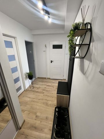 Mieszkanie 3-pokojowe Krosno, ul. Bohaterów Westerplatte. Zdjęcie 1