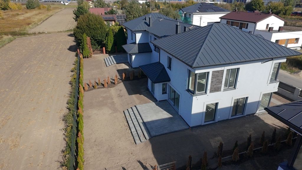 bliźniak, 6 pokoi Opacz Mała. Zdjęcie 19