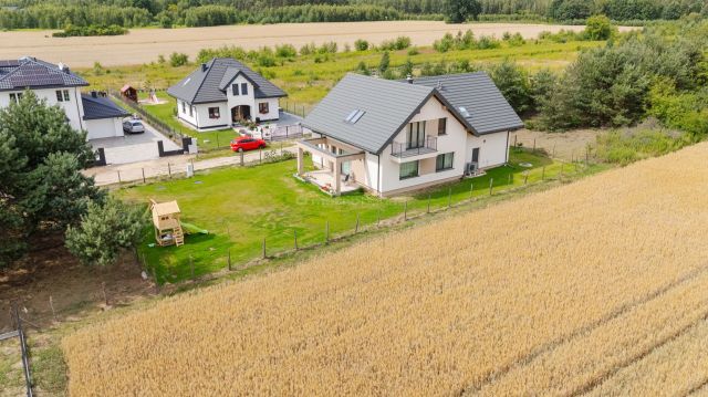 dom wolnostojący, 6 pokoi Skubianka. Zdjęcie 25