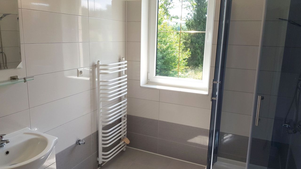 dom wolnostojący, 5 pokoi Lesko, ul. Słoneczna. Zdjęcie 8