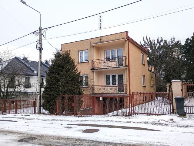 dom wolnostojący, 4 pokoje Kielce Baranówek, ul. Stefana Czarnieckiego. Zdjęcie 1