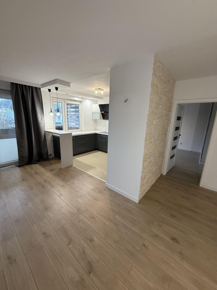 Mieszkanie 3-pokojowe Kielce Podkarczówka, ul. Hugona Kołłątaja. Zdjęcie 3