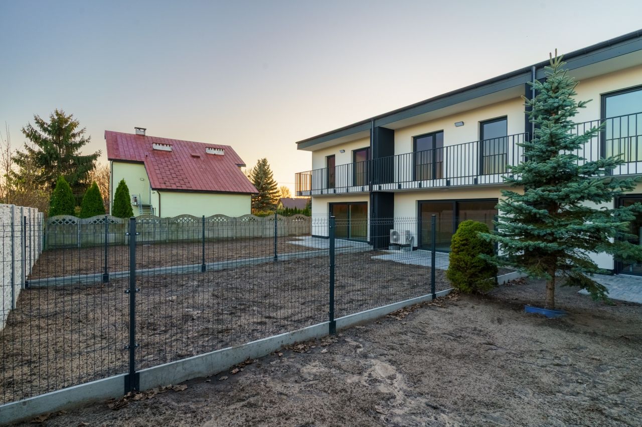 dom szeregowy, 4 pokoje Łódź Bałuty, ul. Telefoniczna. Zdjęcie 3