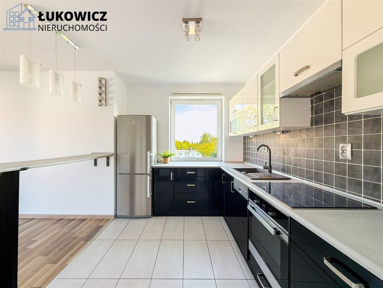 Mieszkanie 2-pokojowe Bielsko-Biała Śródmieście. Zdjęcie 3
