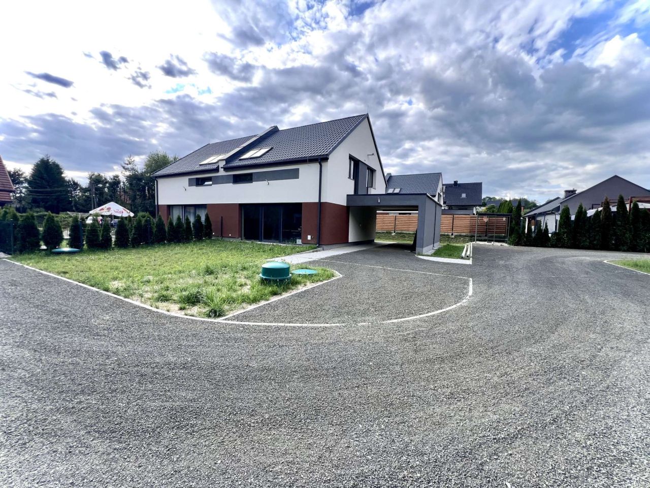 bliźniak, 4 pokoje Zerwana. Zdjęcie 2