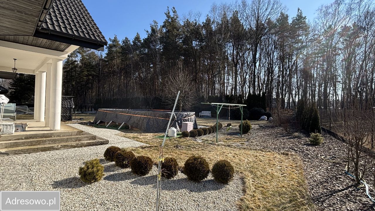 dom wolnostojący, 6 pokoi Ładna. Zdjęcie 17