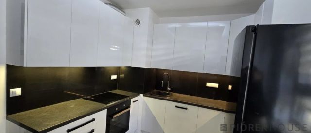 Mieszkanie 3-pokojowe Warszawa Ursus, ul. Powstańców Warszawy. Zdjęcie 1