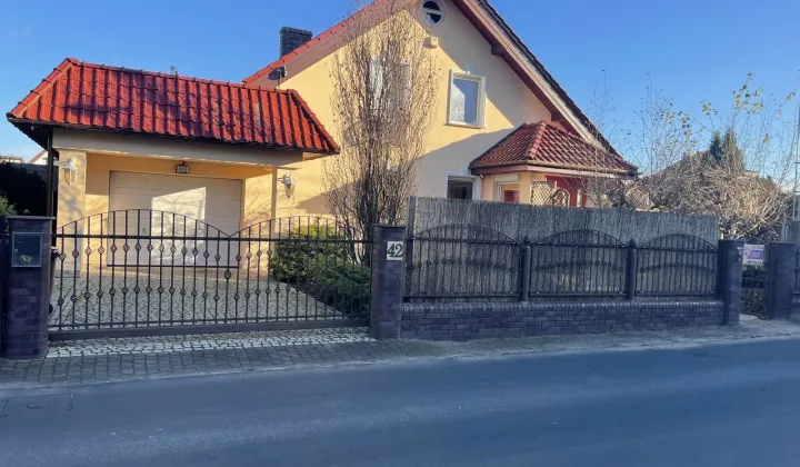 dom wolnostojący, 5 pokoi Poznań Smochowice, ul. Santocka