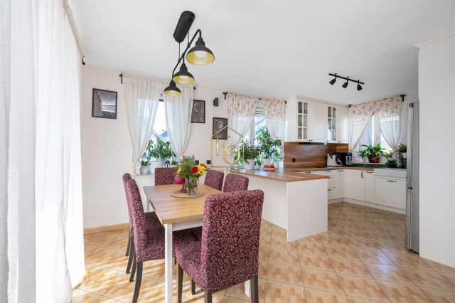 dom wolnostojący, 6 pokoi Michałowice. Zdjęcie 4