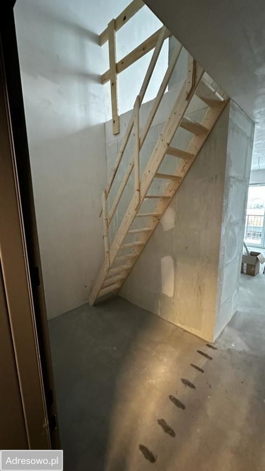 Mieszkanie 3-pokojowe Dawidy Bankowe, ul. Oleńki. Zdjęcie 10