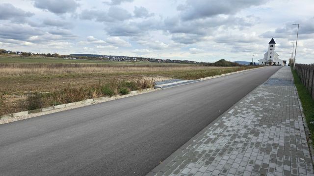 Działka budowlana Domaszowice, ul. Św. Ojca Pio. Zdjęcie 1